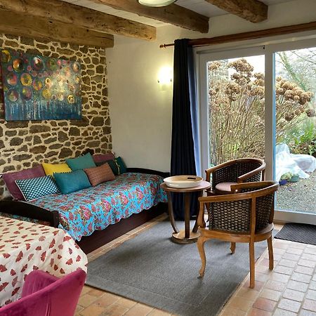 Bed and Breakfast Au Pont Ricoul Saint-Pierre-de-Plesguen Exterior foto