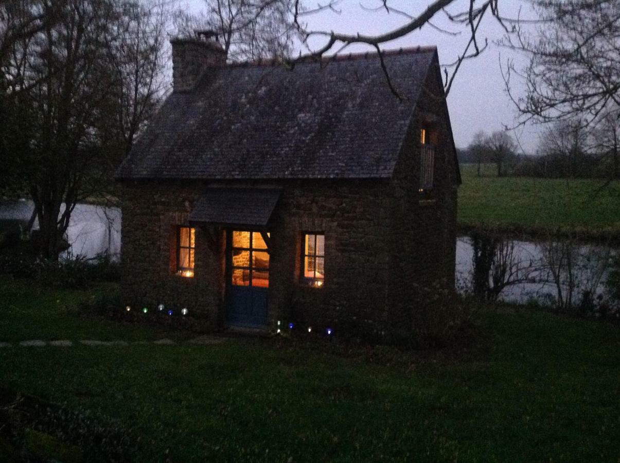 Bed and Breakfast Au Pont Ricoul Saint-Pierre-de-Plesguen Exterior foto